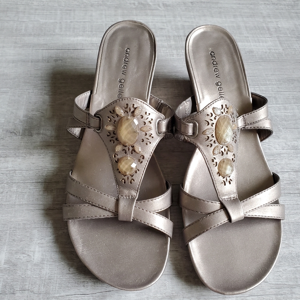 Like NEW- Ladies Sandals Size 8.5